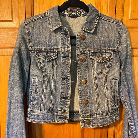 American Eagle Outfitters Jackets & Blazers - AE Cropped Denim Jacket
